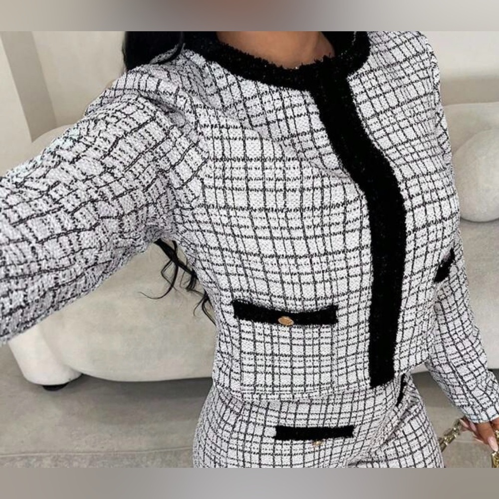 Minimalist Elegant Vintage black&white plaid Jacket! - Picture 7 of 7